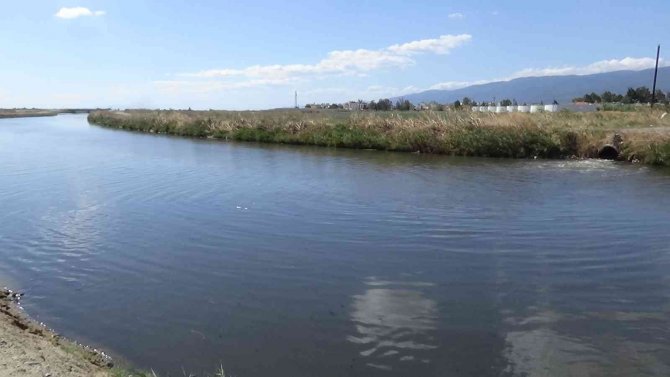Edremit Çayı’ndan Kötü Kokular Geliyor