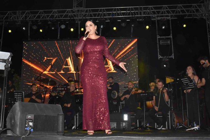 Zara, Havranlılar İle 100.yıl Konseri’nde Bir Araya Geldi