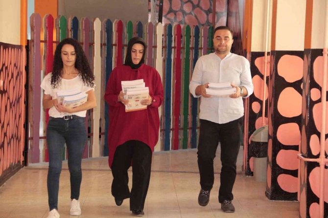 Bitlis’te 87 Bin 827 Öğrenciye Ücretsiz Ders Ve Kaynak Kitabı