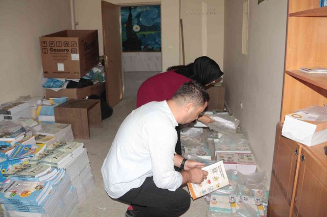 Bitlis’te 87 Bin 827 Öğrenciye Ücretsiz Ders Ve Kaynak Kitabı