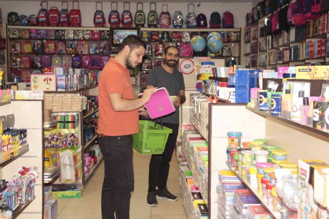 Okulların Başlamasıyla Kırtasiyelerde Yoğunluk