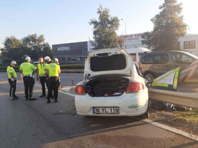 Bariyerlere Ok Gibi Saplandı...kadın Sürücü Hayatını Kaybetti