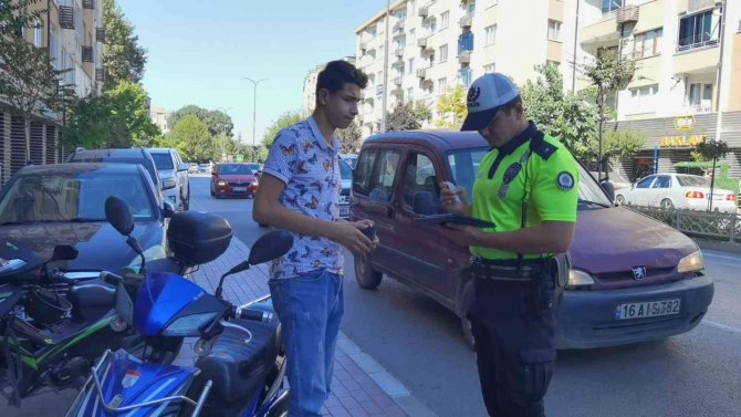 Kask Uygulamasında Emniyet Müdüründen Motosikletli Gence Teşekkür