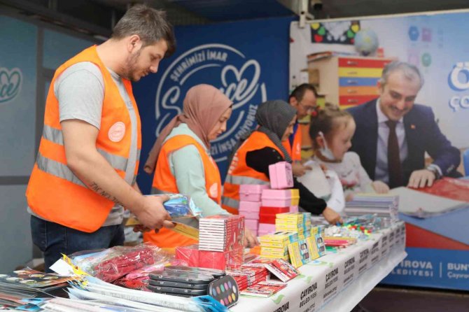 5 Bin Öğrenciye Kırtasiye Yardımı