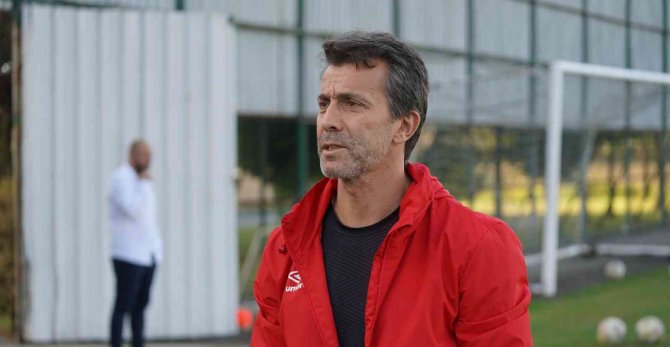 Bülent Korkmaz: "Evimizde İnşallah Taraftarımızın Özlediği Galibiyeti Yaşatırız"