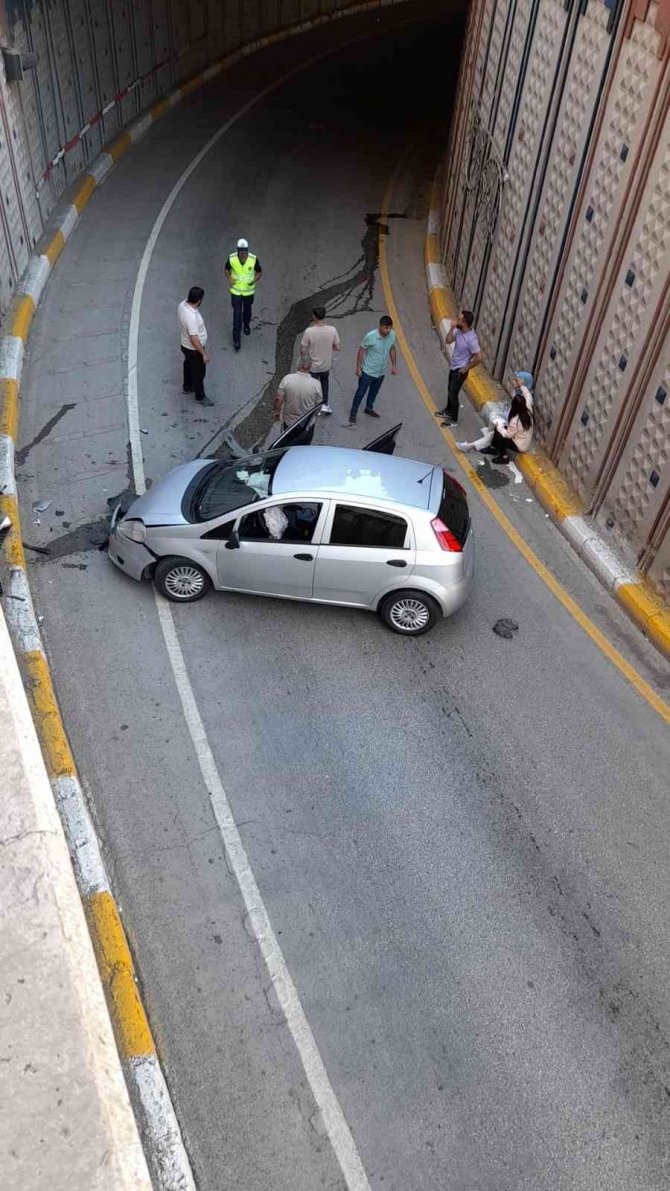 Hamidiye Köprülü Kavşağı Kazalara Davetiye Çıkarıyor