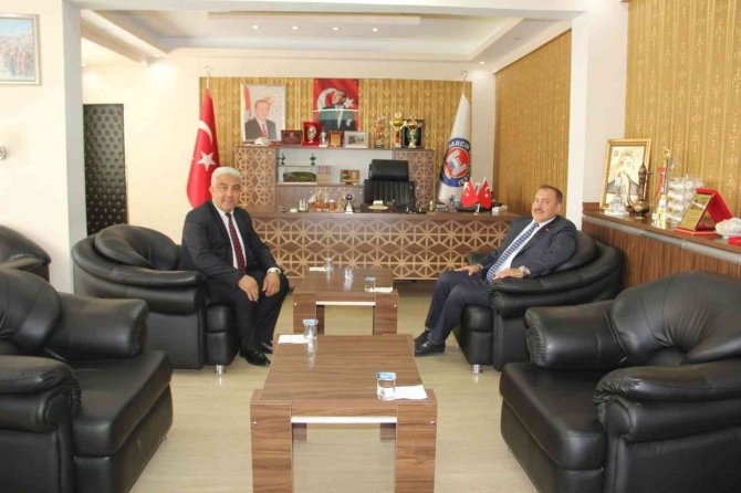 Eski Bakan Eroğlu: "Hisarcık’ta Kaymakamlık Yapan Vali Olur”