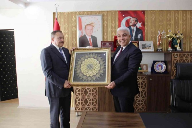 Eski Bakan Eroğlu: "Hisarcık’ta Kaymakamlık Yapan Vali Olur”