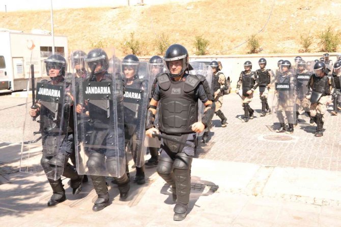 Geri Gönderme Merkezinde Müdahale Tatbikatı Gerçeğini Aratmadı