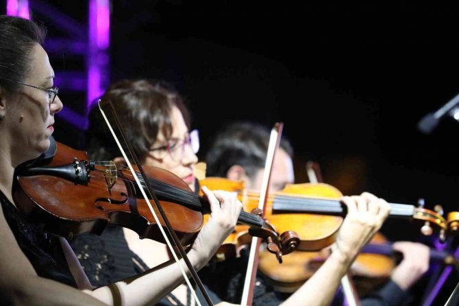 Gemlik’te Denize Nazır Senfoni