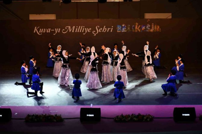 Halk Oyunları Minikler Türkiye Şampiyonası Başladı