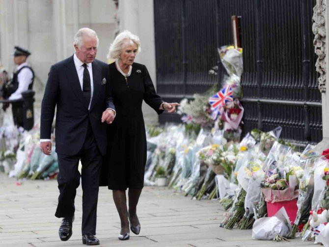 İ̇ngilizler Yeni Kralını Sevgiyle Karşıladı