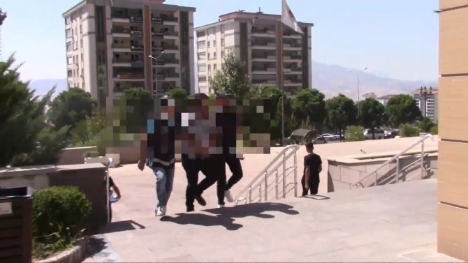 Bankayı Dolandıramadan Yakalandılar