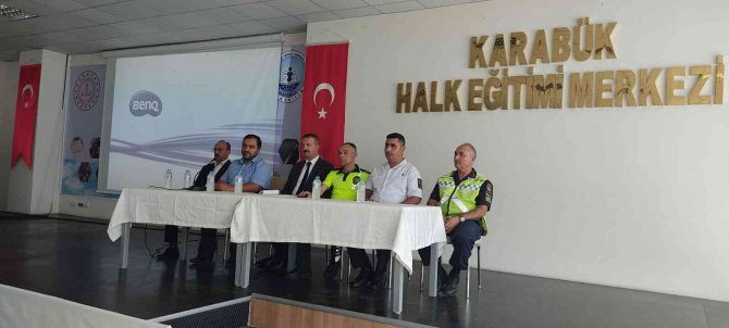 Karabük’te Okul Servislerine Trafik Eğitimi