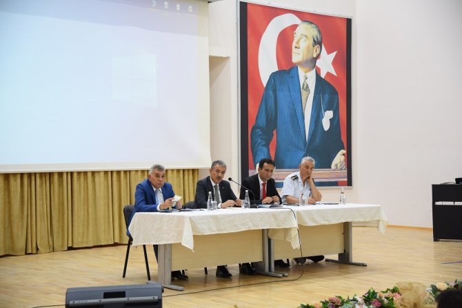 Karaman’da Okul Ve Çevrelerinde Uygulanacak Asayiş Ve Trafik Tedbirleri Değerlendirildi