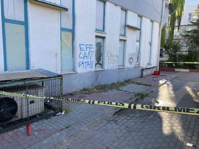 İ̇ki Gün Önce Tahliye Oldu, Boşanmak İstediği Eşini Çocuğunun Gözleri Önünde Öldürdü