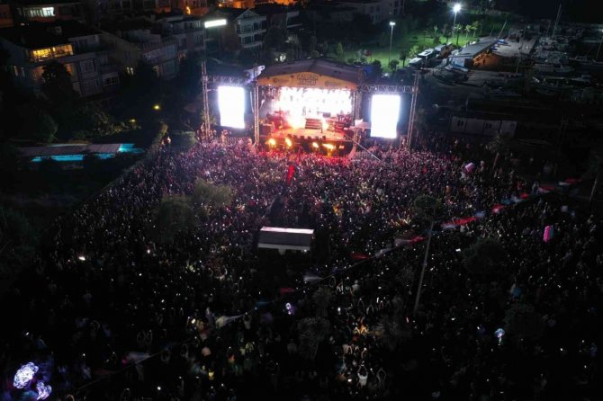 Ünlü Rapçi Gazapizm, Sevilen Parçalarıyla Kocaeli’yi Salladı