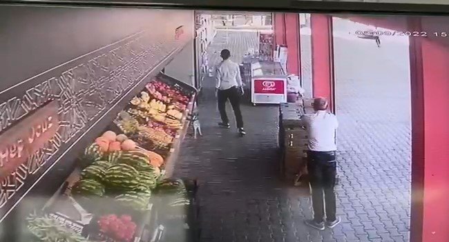 Kocaeli Akıllara Durgunluk Veren Olay: Kendini Aracın Önüne Attı
