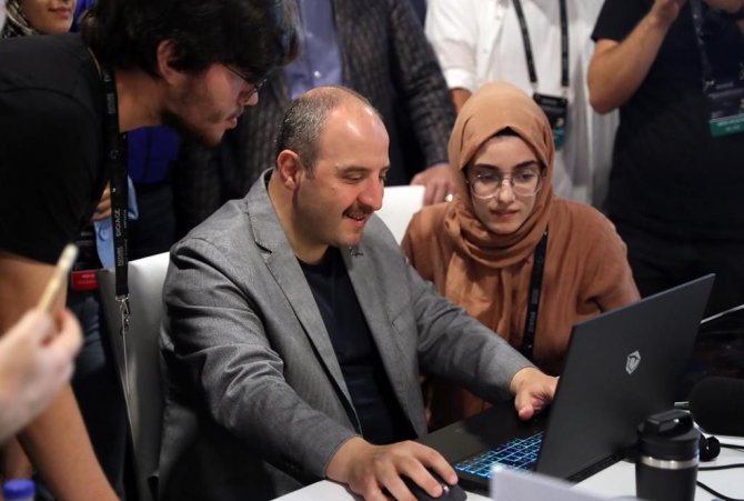 Bakan Varank: “Kendi Yazdıkları Oyunu Amerikalılara 200 Milyon Dolara Satan Gençlerimiz Hikayeyi Yazacak, Biz İnanıyoruz”