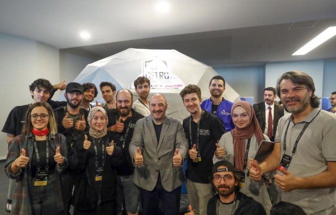 Bakan Varank: “Kendi Yazdıkları Oyunu Amerikalılara 200 Milyon Dolara Satan Gençlerimiz Hikayeyi Yazacak, Biz İnanıyoruz”