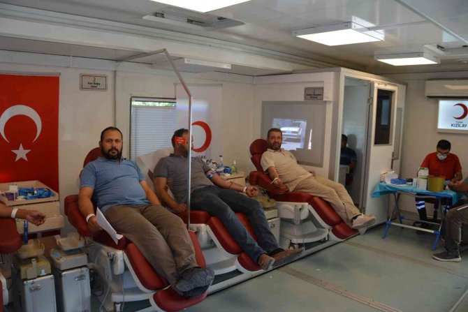 Korkuteli Sanayi Sitesi Esnafı Kızılay’a Kan Bağışında Bulundu