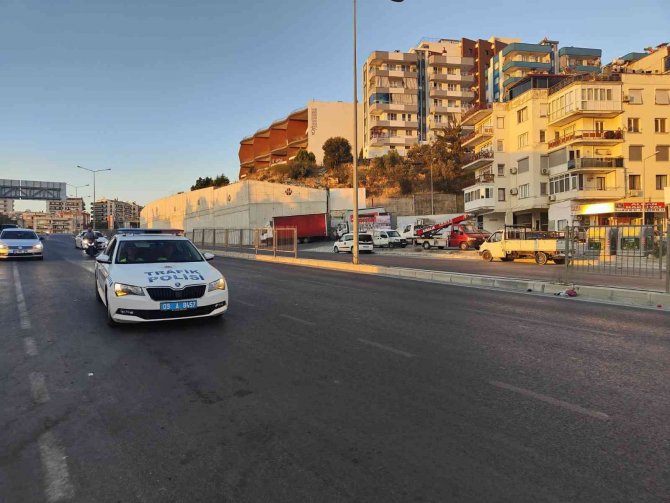 Kuşadası’nda On Gün Arayla Aynı Yerde İkinci Trafik Kazası: 3 Yaralı