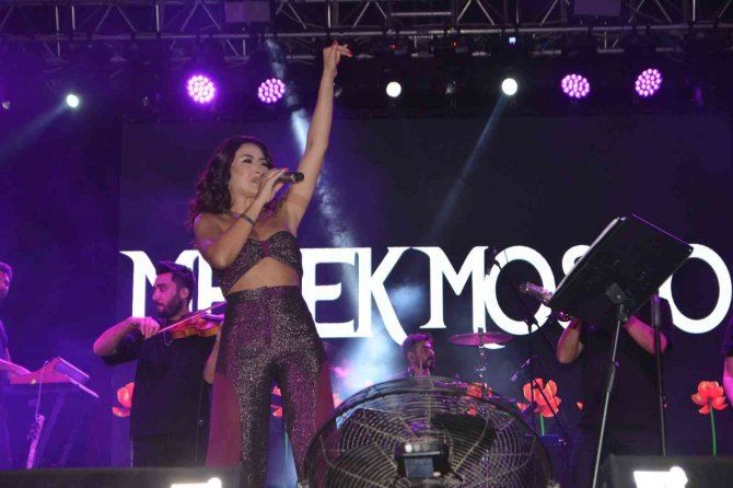 Melek Mosso Gömeç’i Salladı