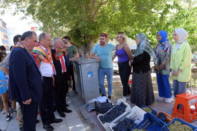 Memleket Partisi Genel Başkanı İ̇nce, Ertuğrul Gazi Türbesi’ni Ziyaret Etti