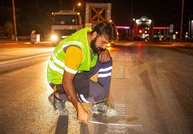 Deforme Olan 300 Kilometrelik Yol Çizgileri Yenileniyor