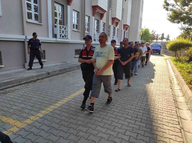 Yunanistan’a Kaçmaya Çalışan 14 Fetö Üyesi Ve 1 Organizatör Tutuklandı