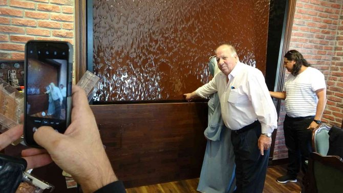 Bu Çikolatada Şeker Yerine Bal, Renklendirici Yerine Kuru Meyveler Kullanılıyor