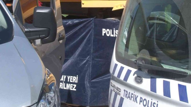 Sancaktepe’de Hafriyat Kamyonu Altında Kalan Genç Kadın Hayatını Kaybetti