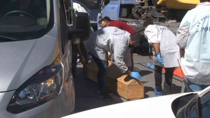 Sancaktepe’de Hafriyat Kamyonu Altında Kalan Genç Kadın Hayatını Kaybetti