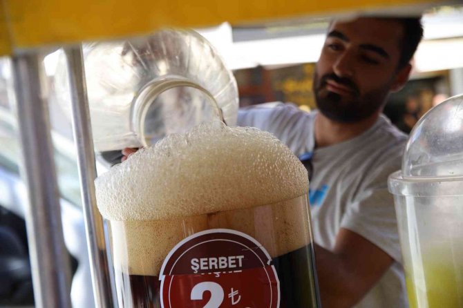 Bunaltan Sıcakların Serinleten İçeceği: Meyan Şerbeti