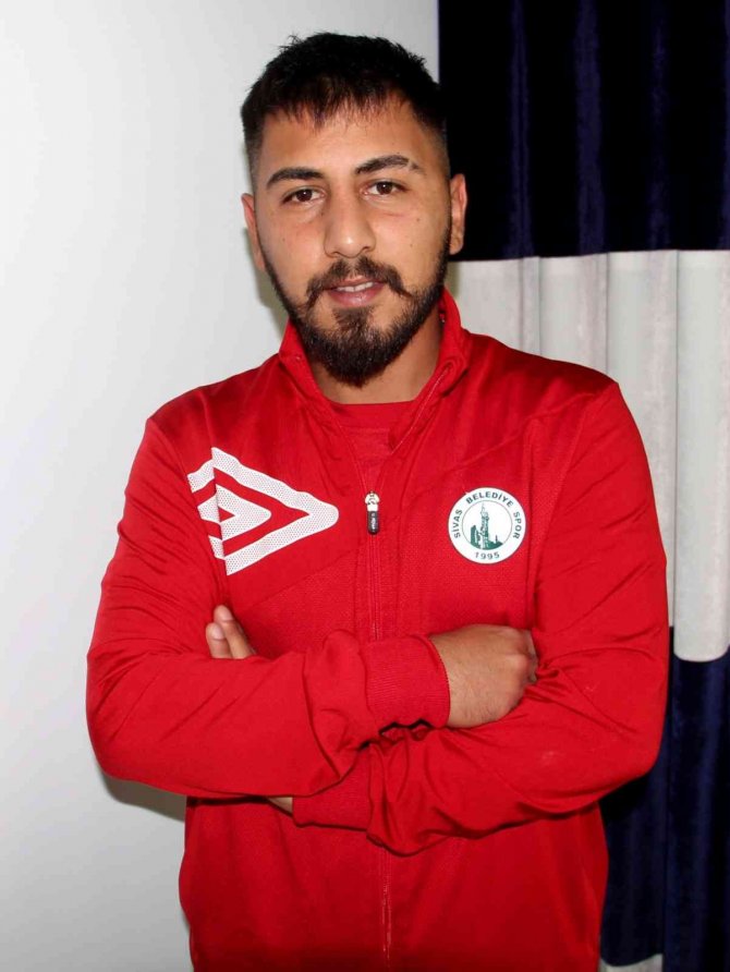 Sivas Belediyespor, Transferin Son Gününde 5 Oyuncu İle Anlaştı