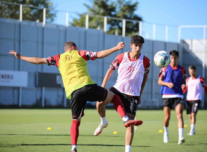 Sivasspor, İ̇stanbulspor Maçı Hazırlıklarına Başladı
