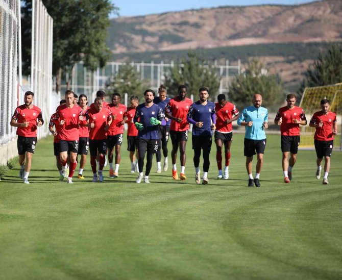Sivasspor, İ̇stanbulspor Maçı Hazırlıklarına Başladı