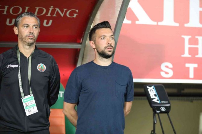 Spor Toto Süper Lig: Corendon Alanyaspor: 0 - Mke Ankaragücü: 0 (İ̇lk Yarı)
