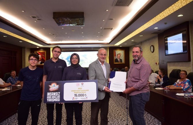 Rektör Ünal: “Teknofest’te 17 Ödül Almayı Başardık”