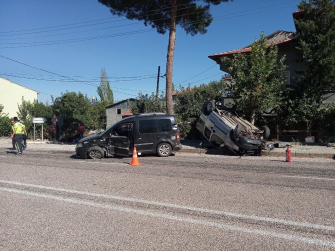 Tokat’ta İki Araç Çarpıştı: 7 Yaralı