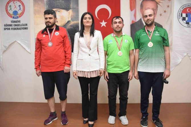 Afyonkarahisar’da Görme Engelliler Satranç Turnuvası Tamamlandı