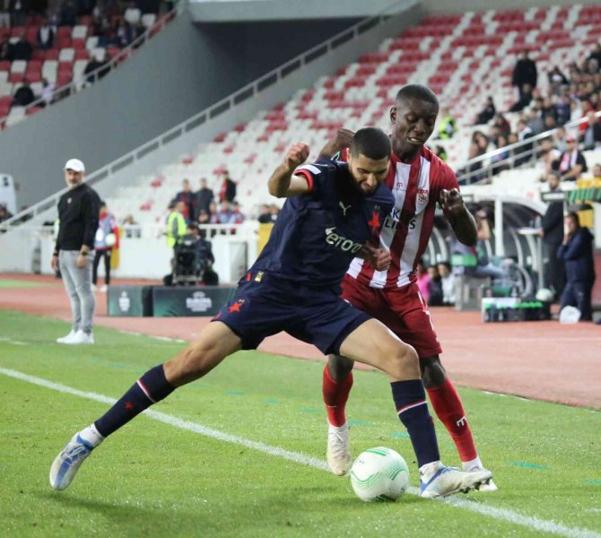 Uefa Avrupa Konferans Ligi: Sivasspor: 1 - Slavia Prag: 1 (Maç Sonucu)