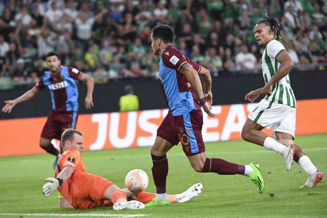 Uefa Avrupa Ligi: Ferencvaros: 3 - Trabzonspor: 2 (Maç Sonucu)