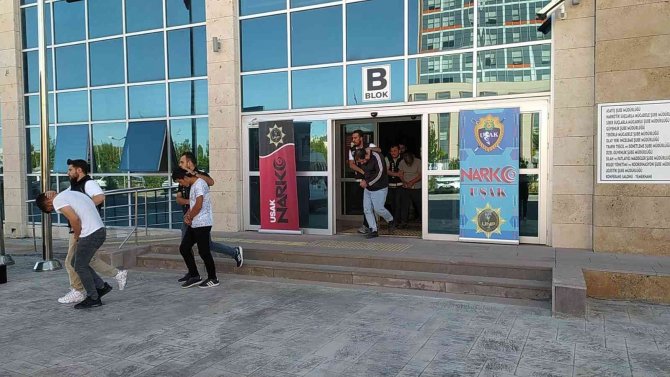 Yüklü Miktarda Uyuşturucu İle Yakalanan 8 Uyuşturucu Tacirinden 3’ü Tutuklandı