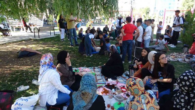 Van’da Uygulamalı İlk Yardım Eğitimi Vatandaşlardan Büyük Alkış Aldı