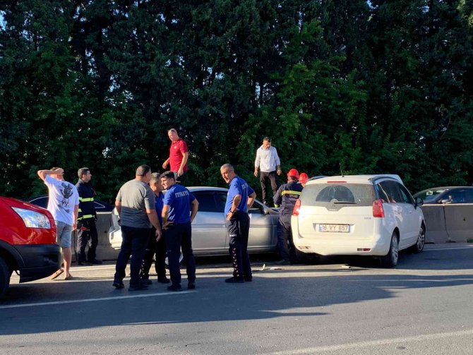 Yalova’da Zincirleme Trafik Kazası: 4 Yaralı