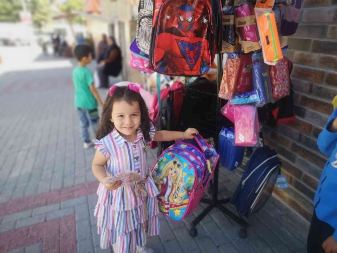 Okulların Açılmasına Günler Kala Kırtasiyelerde Telaş Devam Ediyor