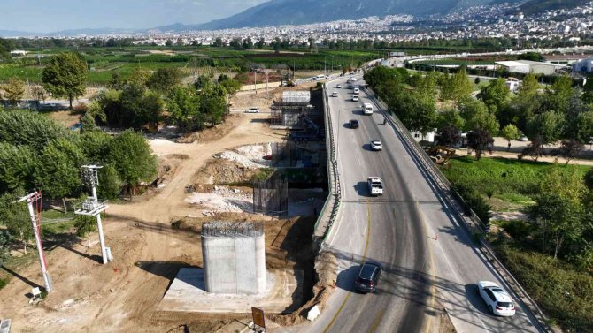 Ulaşım Düğümü Köprülerle Çözülüyor