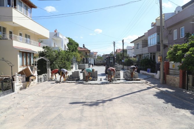 Burhaniye’de Yollar Yenileniyor