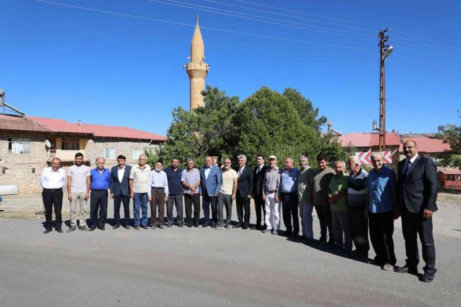 29 Yıl Önce 33 Sivilin Teröristlerce Öldürüldüğü Başbağlar Köyü Asfalt Yola Kavuştu